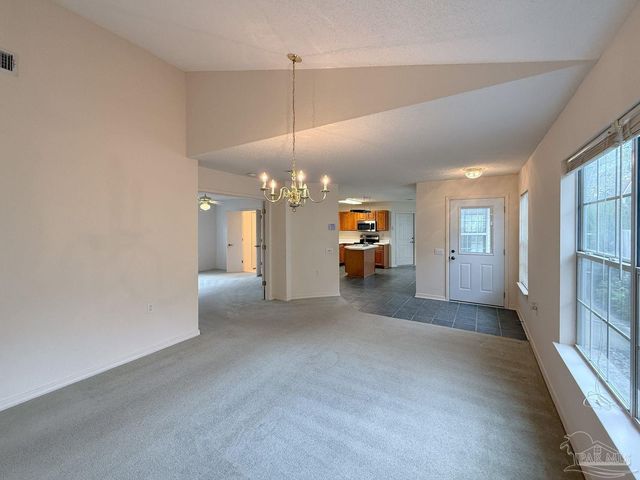 1039 E Maxwell St, Pensacola, FL 32503