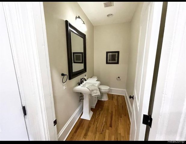 225 S Center Street, Northville, MI 48167