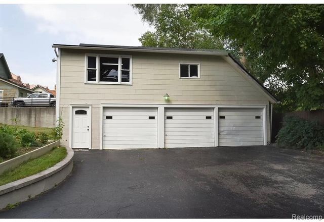 225 S Center Street, Northville, MI 48167