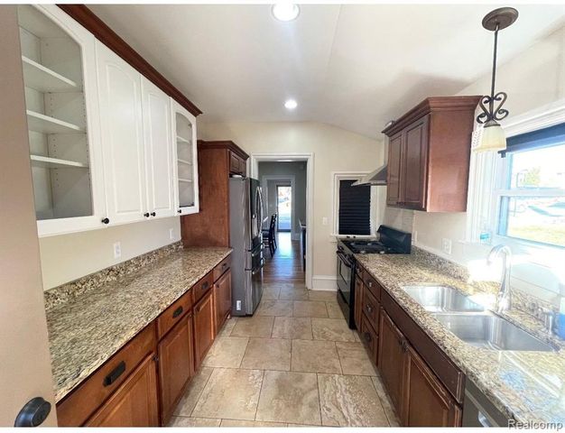 225 S Center Street, Northville, MI 48167