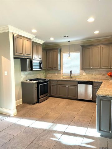 12189 Deventer Dr, Geismar, LA 70734