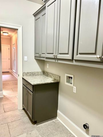 12189 Deventer Dr, Geismar, LA 70734