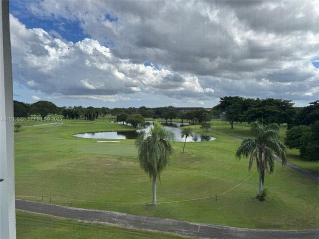 13250 SW 4th Ct 413G, Pembroke Pines, FL 33027