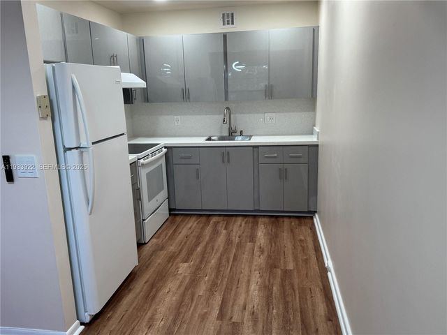 13250 SW 4th Ct 413G, Pembroke Pines, FL 33027