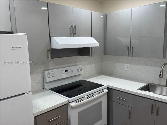 13250 SW 4th Ct 413G, Pembroke Pines, FL 33027