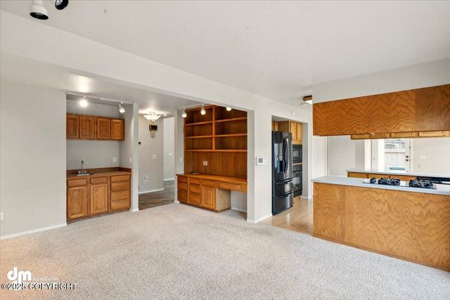 12100 Woodway Circle, Anchorage, AK 99516