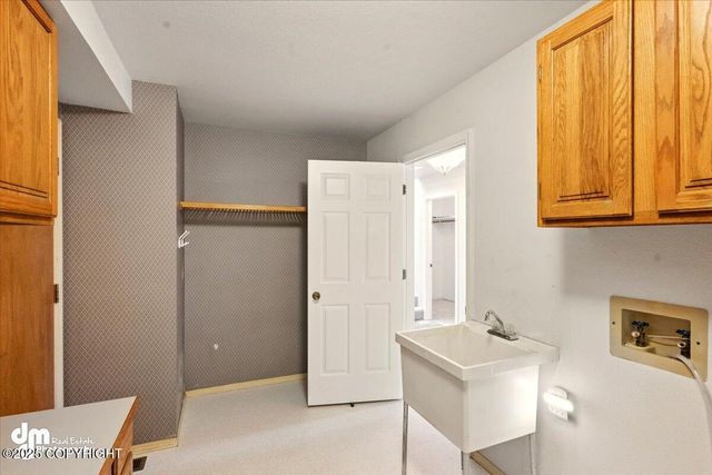 12100 Woodway Circle, Anchorage, AK 99516