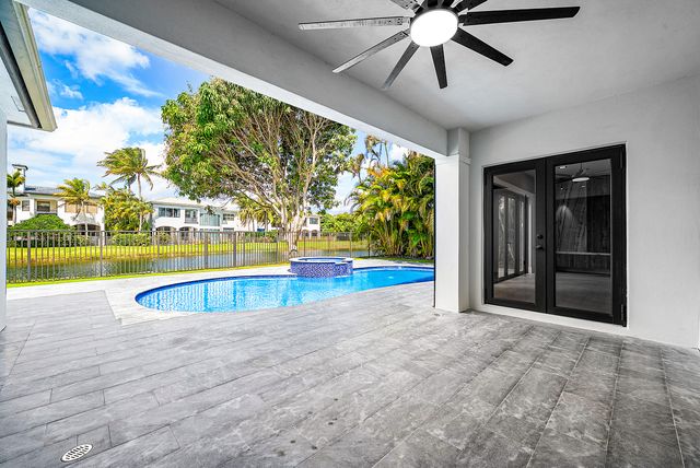 17585 Middlebrook Way, Boca Raton, FL 33496