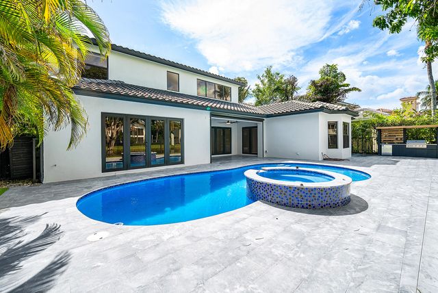 17585 Middlebrook Way, Boca Raton, FL 33496