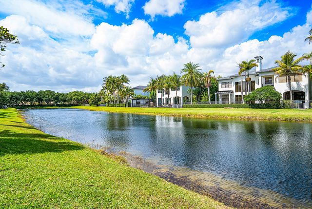 17585 Middlebrook Way, Boca Raton, FL 33496