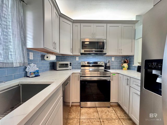 1027 W Beach Boulevard 313, Gulf Shores, AL 36542