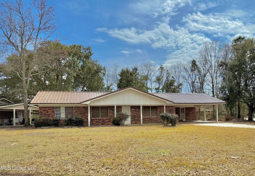 2502 Halsel Street, Gulfport, MS 39503