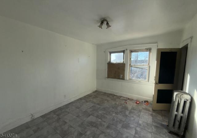 304 S Burnett St, East Orange City, NJ 07018