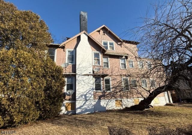 304 S Burnett St, East Orange City, NJ 07018