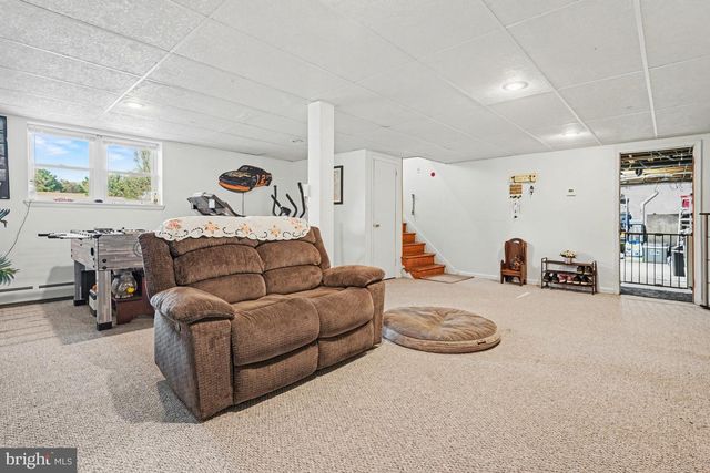1442 HARVEY LN, Pottstown, PA 19465
