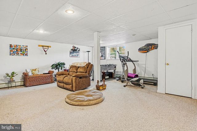 1442 HARVEY LN, Pottstown, PA 19465