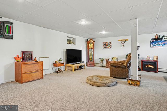 1442 HARVEY LN, Pottstown, PA 19465