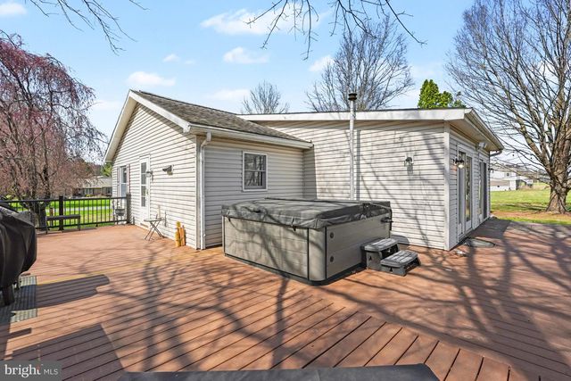 1442 HARVEY LN, Pottstown, PA 19465