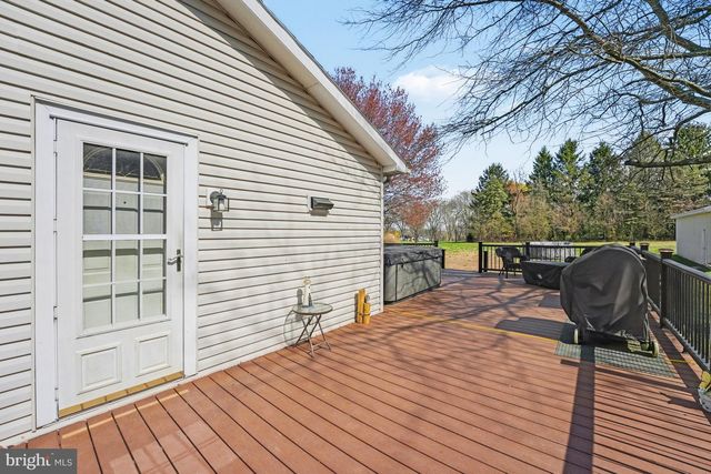 1442 HARVEY LN, Pottstown, PA 19465