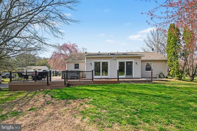 1442 HARVEY LN, Pottstown, PA 19465