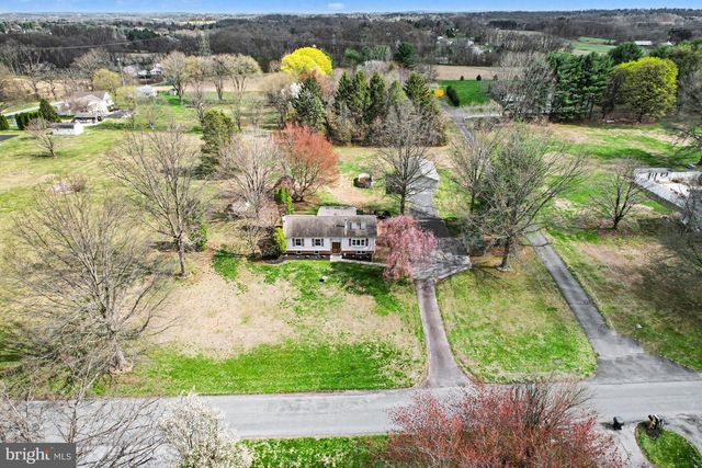 1442 HARVEY LN, Pottstown, PA 19465