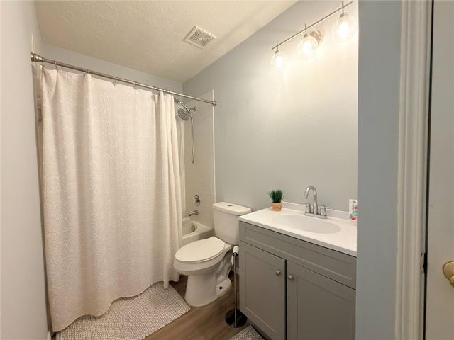 3922 Vauxhall Drive S, Houston, TX 77047