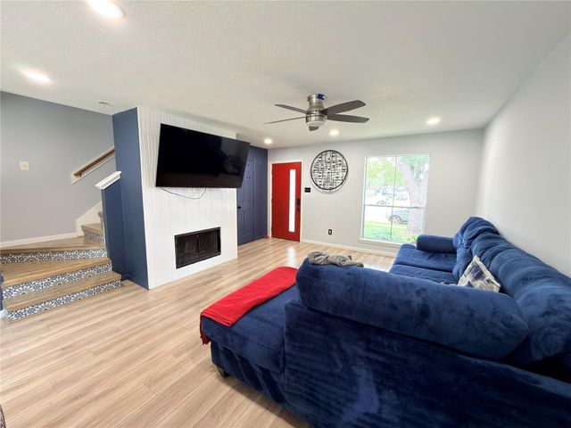 3922 Vauxhall Drive S, Houston, TX 77047