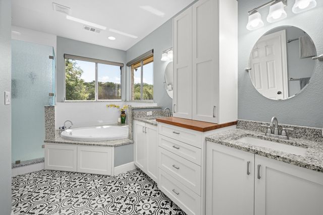 1053 Sunset Canyon DR S, Dripping Springs, TX 78620