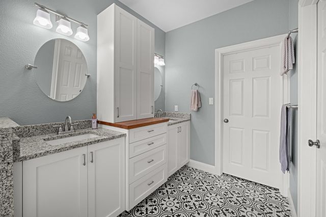 1053 Sunset Canyon DR S, Dripping Springs, TX 78620