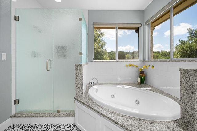 1053 Sunset Canyon DR S, Dripping Springs, TX 78620