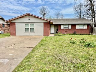 1303 Rolling Oaks Drive, Rogers, AR 72756