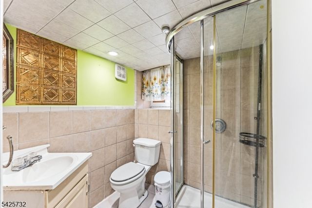 239 Walnut St, Dunellen Boro, NJ 08812