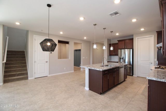 10221 E WAVELENGTH Avenue, Mesa, AZ 85212