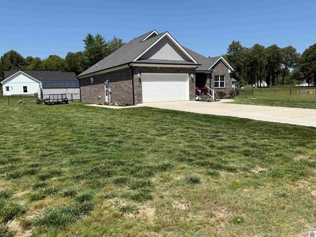 175 Ayly Estates Dr, Mayfield, KY 42066