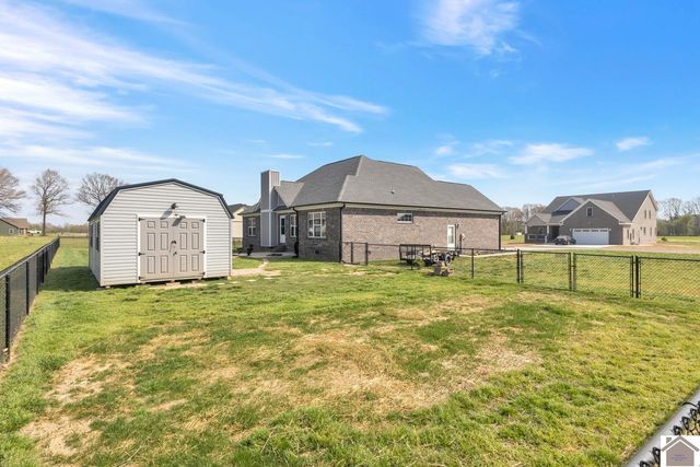 175 Ayly Estates Dr, Mayfield, KY 42066