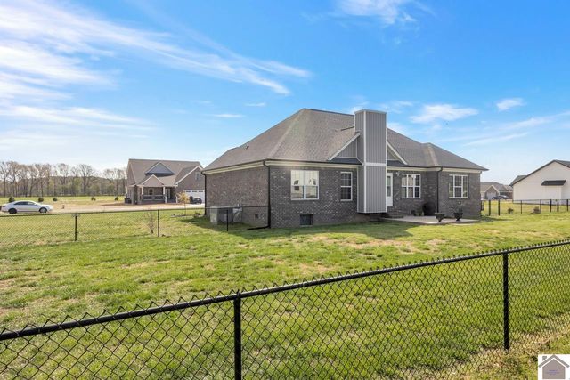 175 Ayly Estates Dr, Mayfield, KY 42066