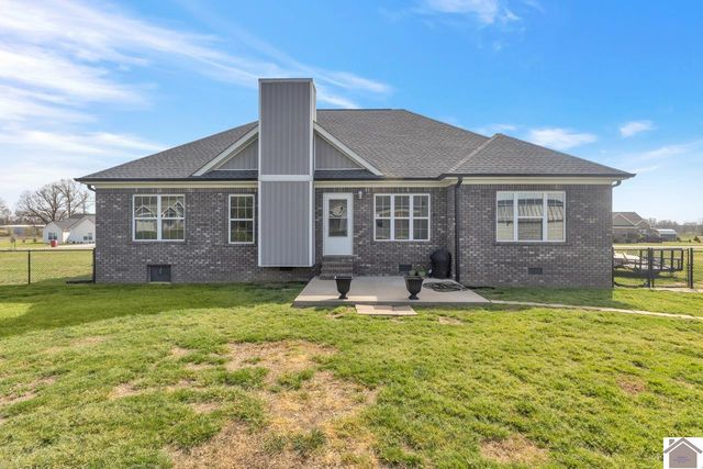 175 Ayly Estates Dr, Mayfield, KY 42066