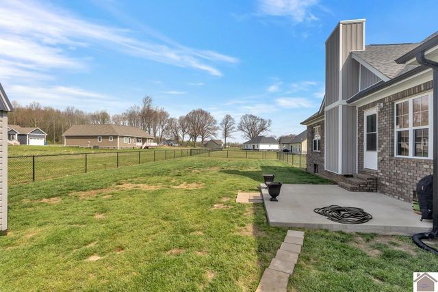 175 Ayly Estates Dr, Mayfield, KY 42066
