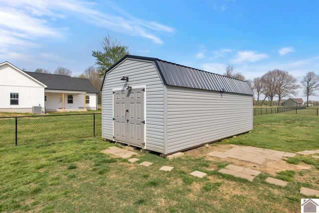 175 Ayly Estates Dr, Mayfield, KY 42066