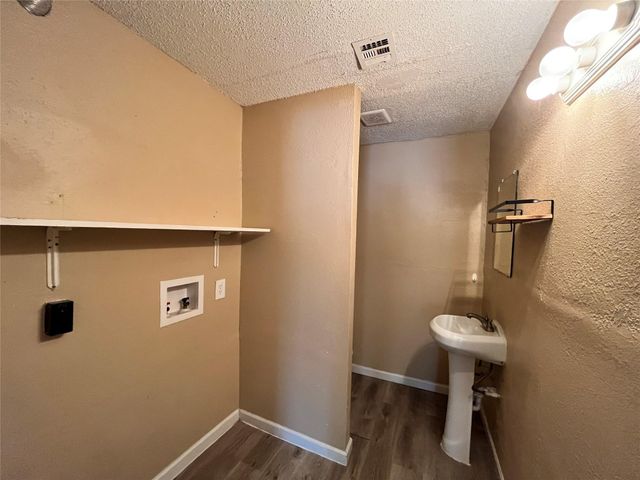 10235 Algiers Road 2, Houston, TX 77041