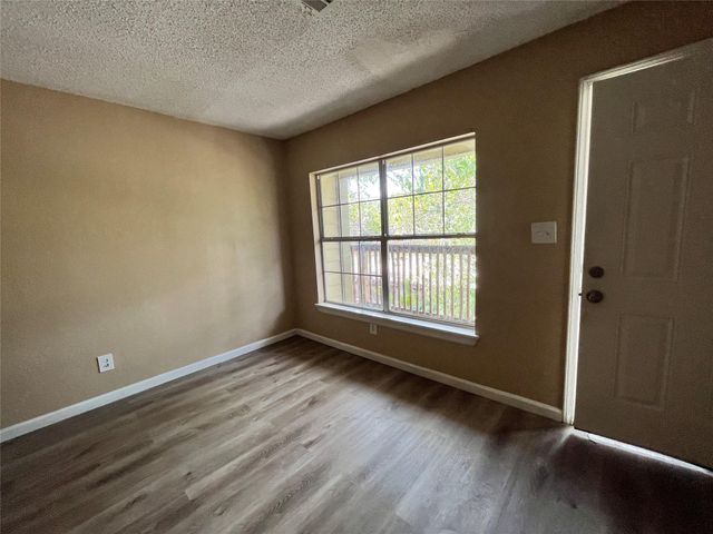 10235 Algiers Road 2, Houston, TX 77041