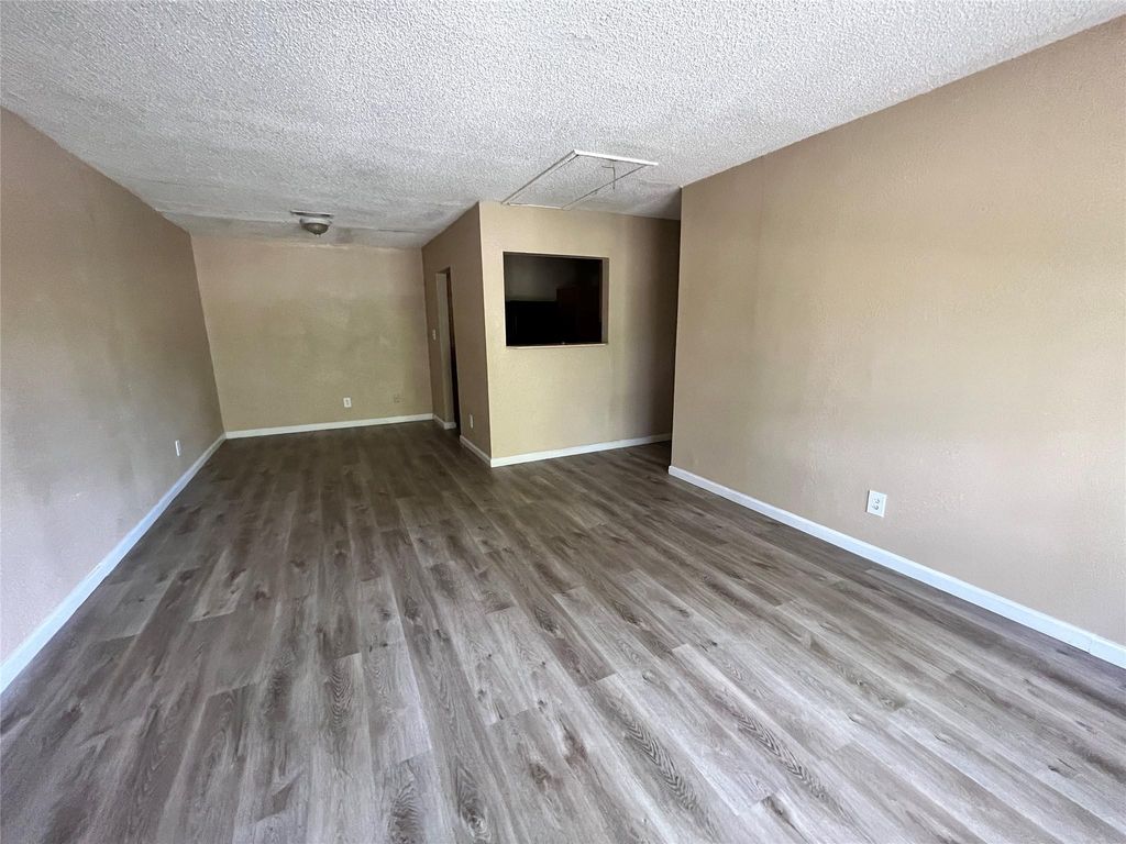 10235 Algiers Road 2, Houston, TX 77041