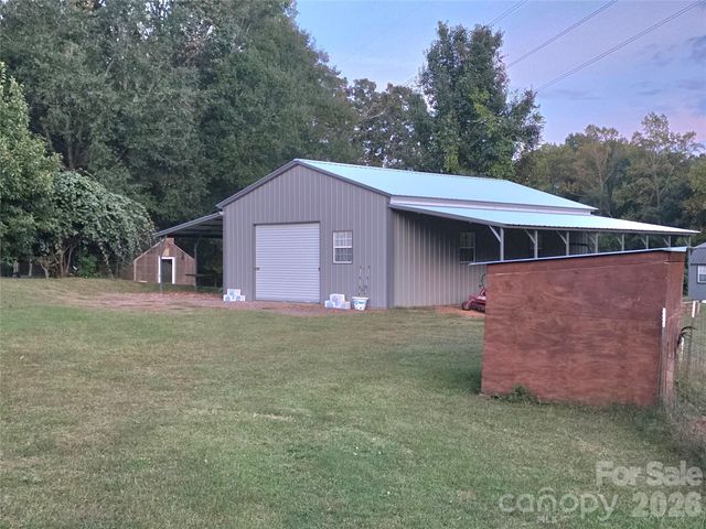 320 Huffstetler Lake Road, Dallas, NC 28034