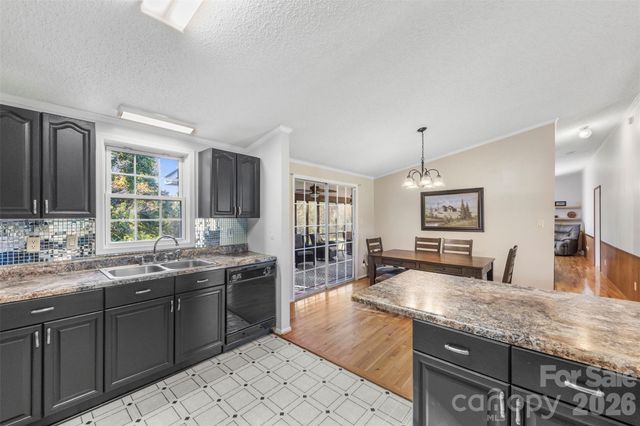 320 Huffstetler Lake Road, Dallas, NC 28034