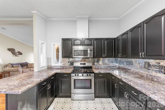 320 Huffstetler Lake Road, Dallas, NC 28034