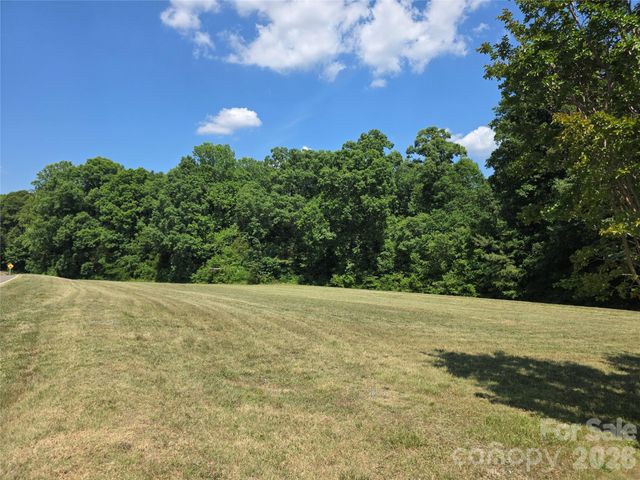 320 Huffstetler Lake Road, Dallas, NC 28034