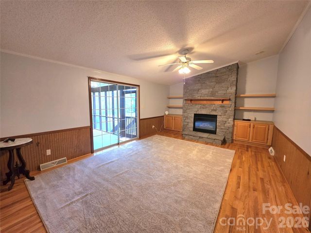 320 Huffstetler Lake Road, Dallas, NC 28034