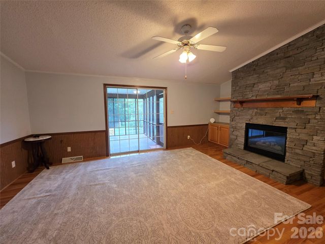 320 Huffstetler Lake Road, Dallas, NC 28034