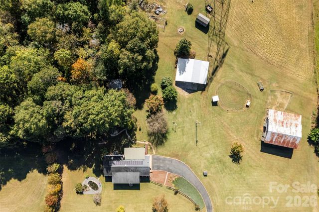 320 Huffstetler Lake Road, Dallas, NC 28034