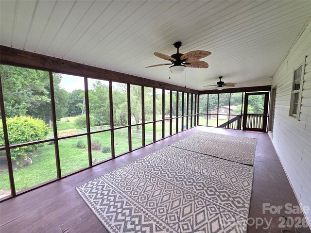 320 Huffstetler Lake Road, Dallas, NC 28034